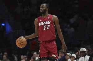 科尔:维金斯是我最喜欢的球员之一 希望他别在我们头上砍下42分