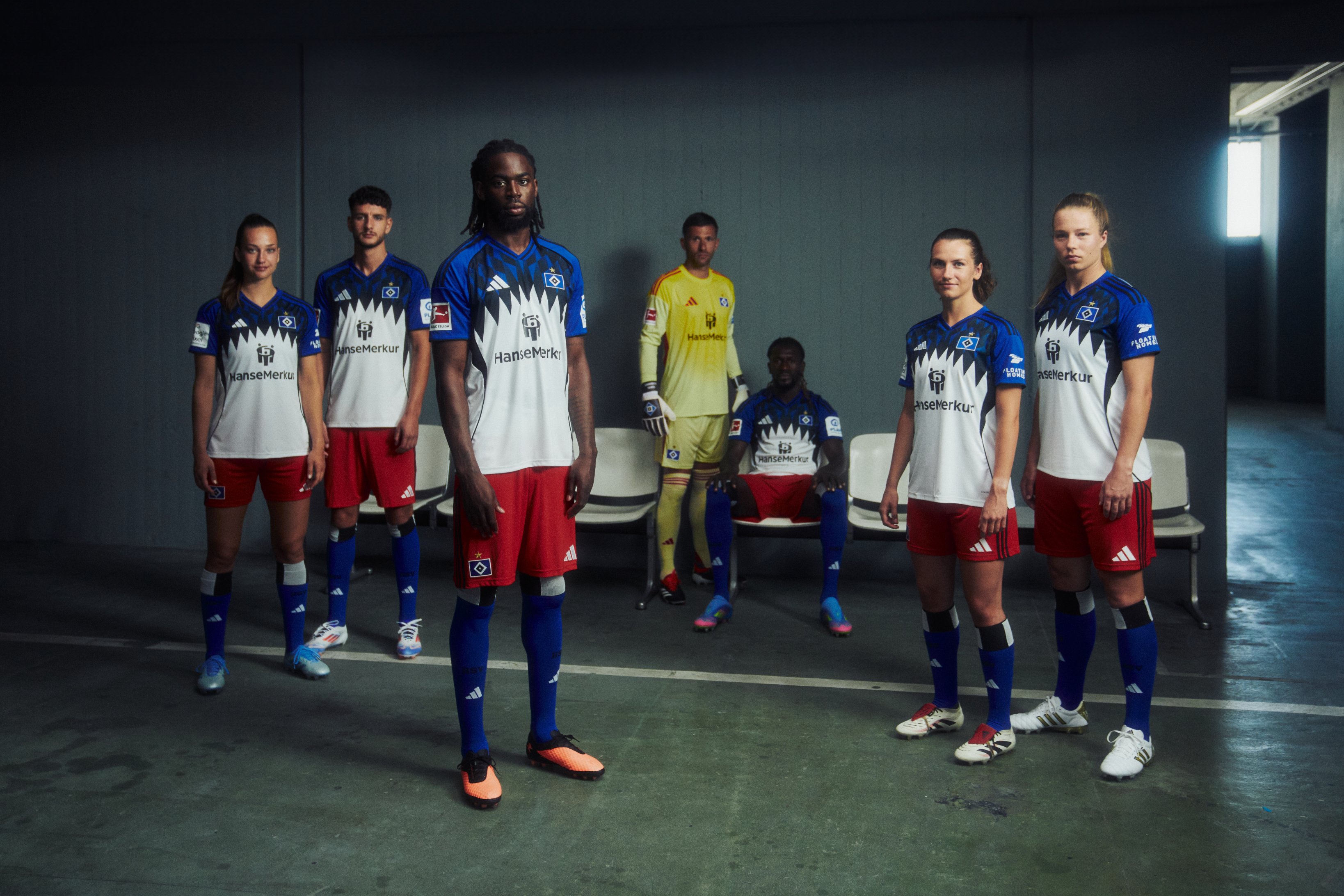 华体会体育-汉堡官宣2025/26赛季球衣，队徽星星时隔七年回归