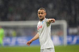 华体会下载-那不勒斯官方：洛博特卡脚踝挫伤/扭伤，开始康复疗程