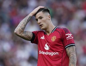 华体会体育-电讯报：舍什科更像韦霍斯特而非范尼，看似高大却头球技术存疑