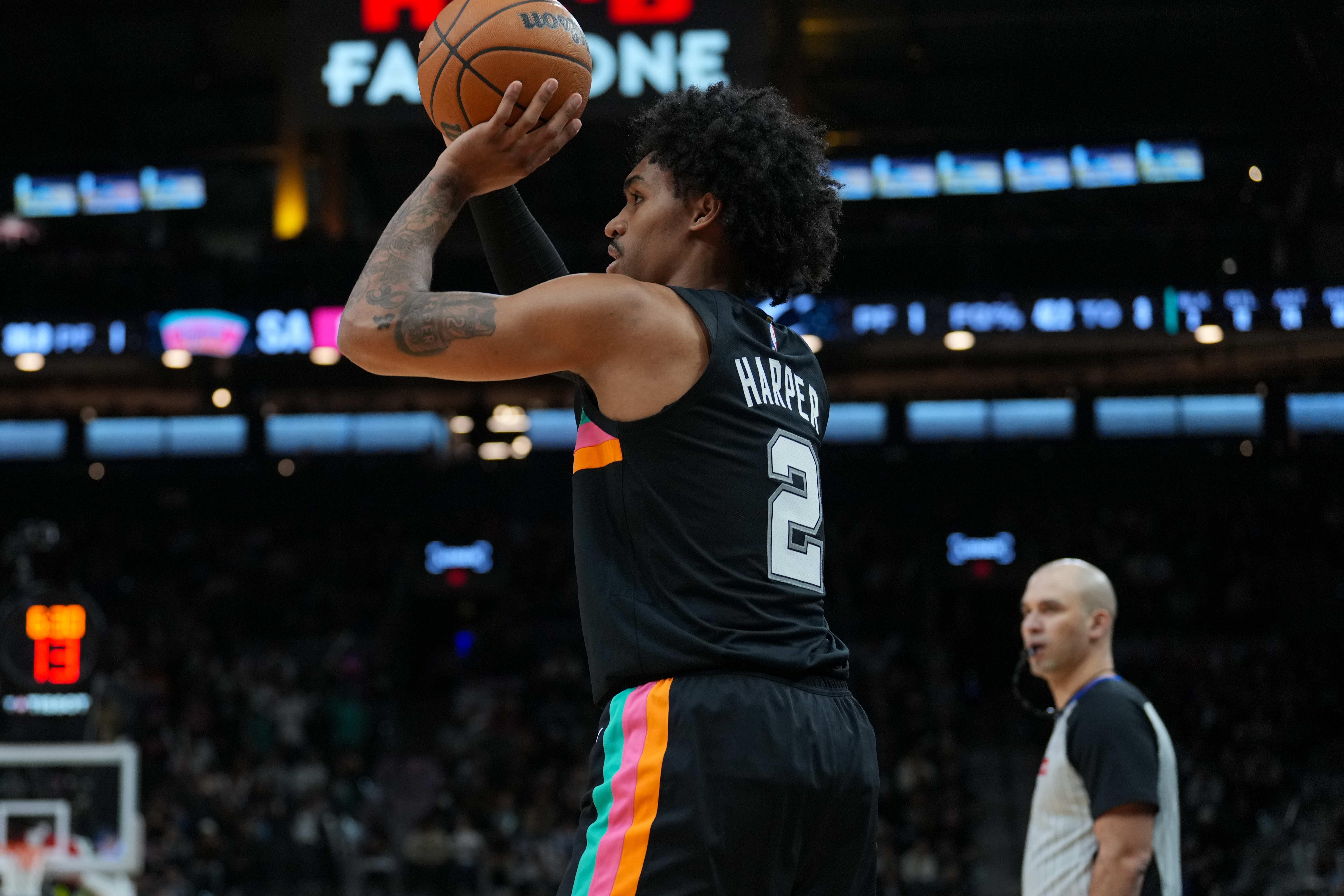 华体会下载-正负值-17最低！榜眼哈珀25分钟7中3拿到12分3板3助 三分3中2