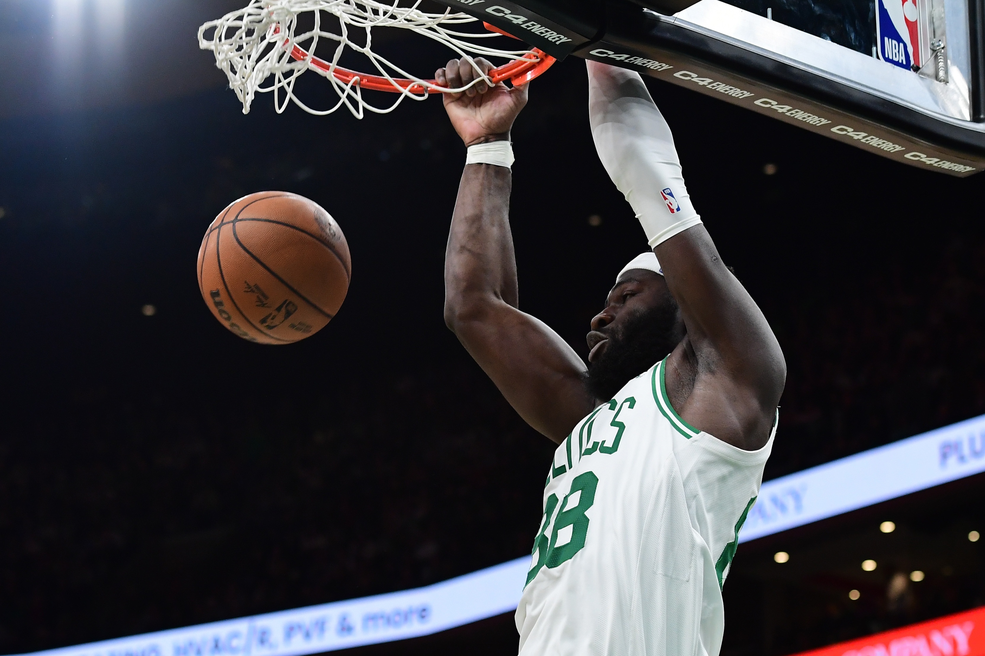 华体会体育-效率很高！科塔9投7中砍下15分8篮板2助攻2抢断1盖帽