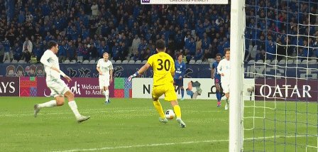 华体会下载-【亚冠】路易斯头球鲍亚雄送点 申花1比2被蔚山逆转