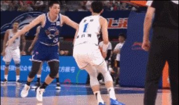 华体会HTH-垫脚、锁喉、五人冲突遭驱逐！京沪生死战引爆火药桶