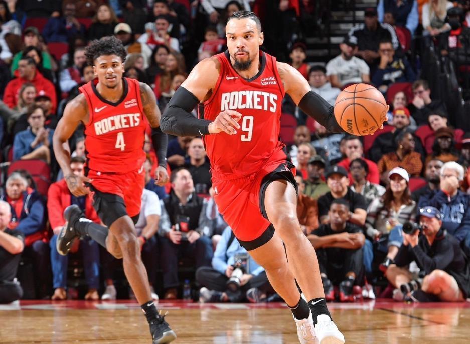 场均11+5，三分命中率超5成！恭喜火箭队，超级射手月底归队助力