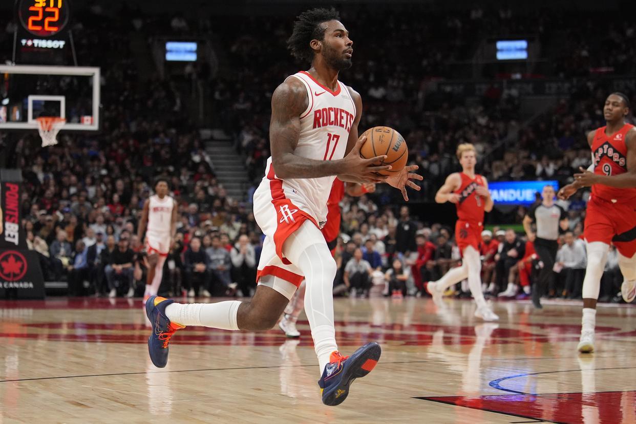 场均11+5，三分命中率超5成！恭喜火箭队，超级射手月底归队助力