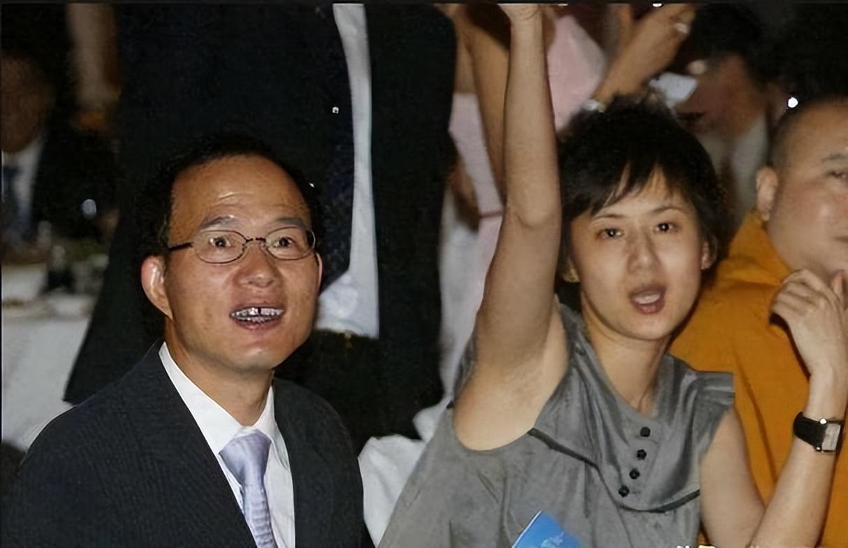 华体会体育-出身浙江豪门，前夫是上海顶级富豪，现仍在前夫集团担任高层领导