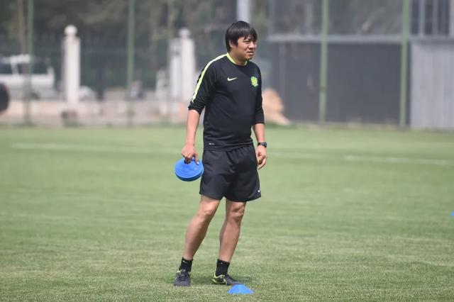 华体会官网-谢峰：国安外援整体状态不错 赛季目标不低于去年